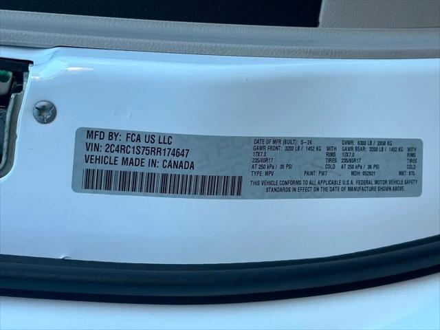 2024 Chrysler Pacifica Hybrid Select
