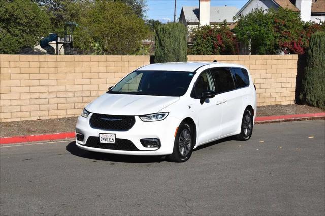 2024 Chrysler Pacifica Hybrid Select
