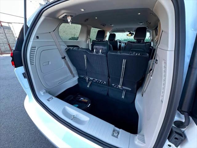 2024 Chrysler Pacifica Hybrid Select