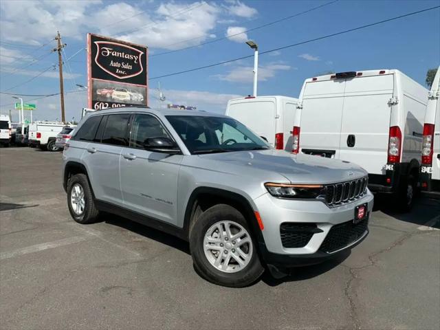 2023 Jeep Grand Cherokee Laredo 4x2