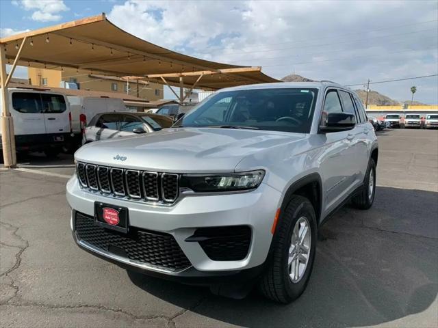 2023 Jeep Grand Cherokee Laredo 4x2