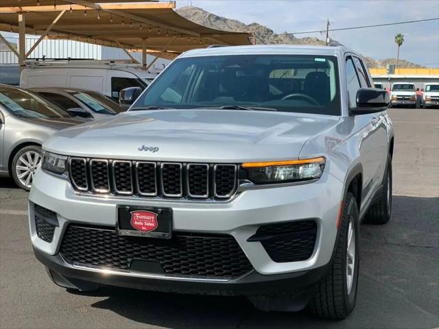 2023 Jeep Grand Cherokee Laredo 4x2
