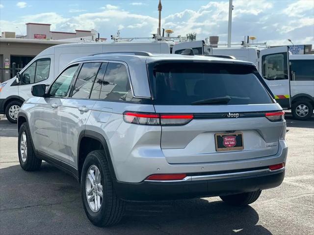 2023 Jeep Grand Cherokee Laredo 4x2