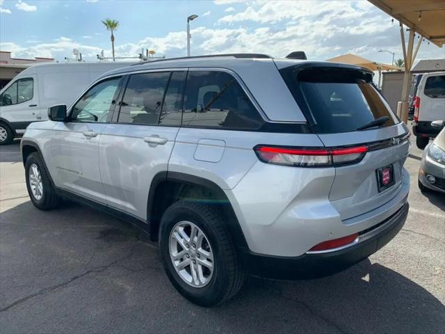 2023 Jeep Grand Cherokee Laredo 4x2