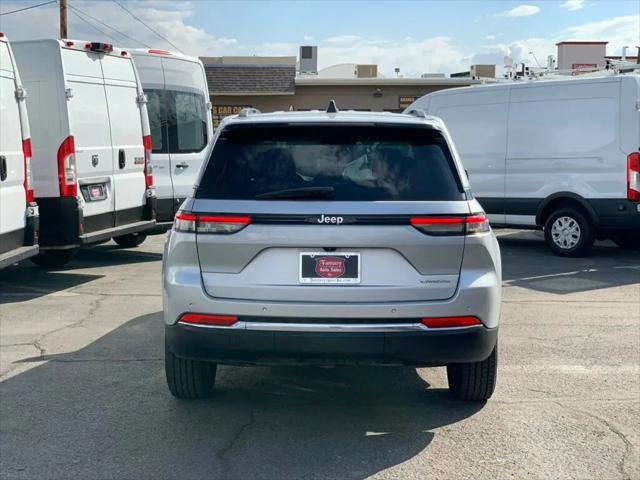 2023 Jeep Grand Cherokee Laredo 4x2
