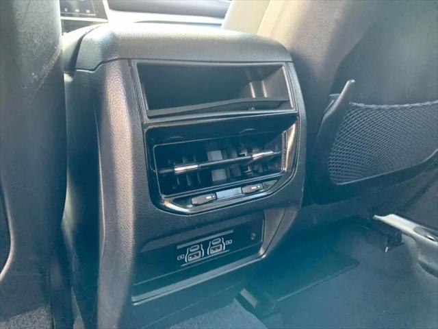 2023 Jeep Grand Cherokee Laredo 4x2