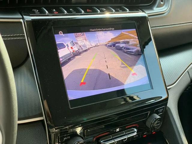 2023 Jeep Grand Cherokee Laredo 4x2