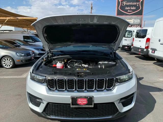 2023 Jeep Grand Cherokee Laredo 4x2