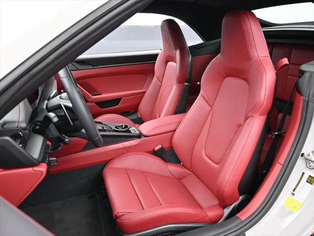 2024 Porsche 911 Carrera GTS Cabriolet