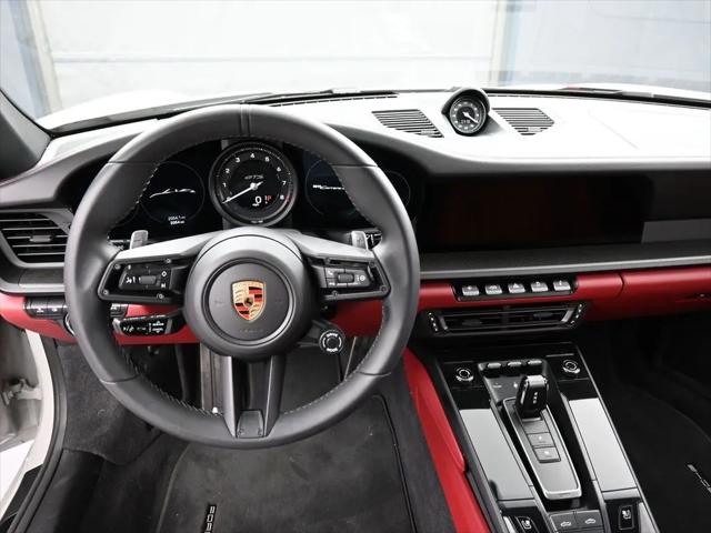 2024 Porsche 911 Carrera GTS Cabriolet