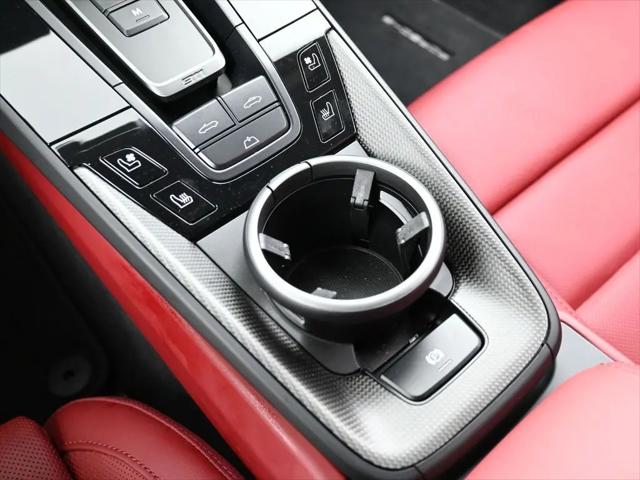 2024 Porsche 911 Carrera GTS Cabriolet