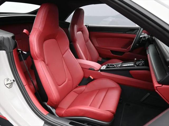 2024 Porsche 911 Carrera GTS Cabriolet