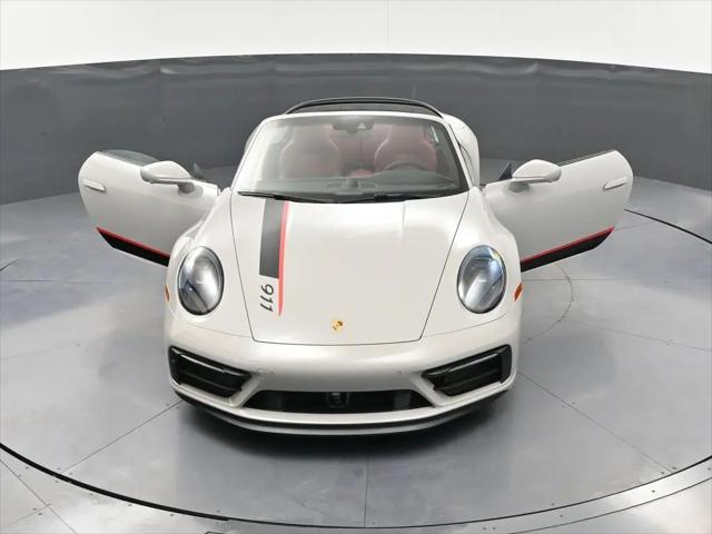 2024 Porsche 911 Carrera GTS Cabriolet