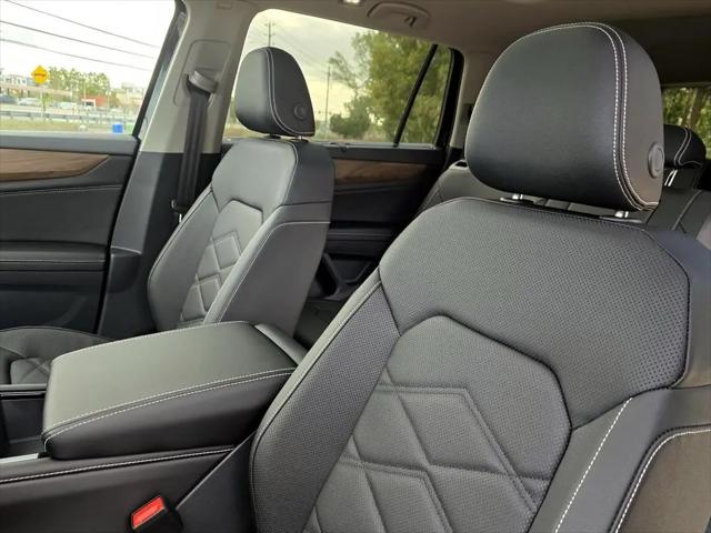 2026 Volkswagen Atlas SE with Technology