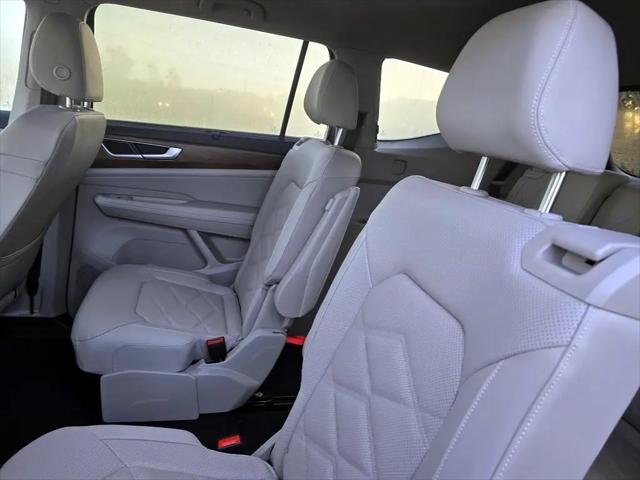 2026 Volkswagen Atlas SE with Technology