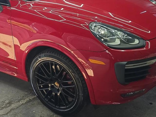 2016 Porsche Cayenne GTS
