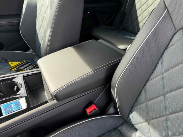 2026 Volkswagen Atlas Cross Sport SEL Premium R-Line