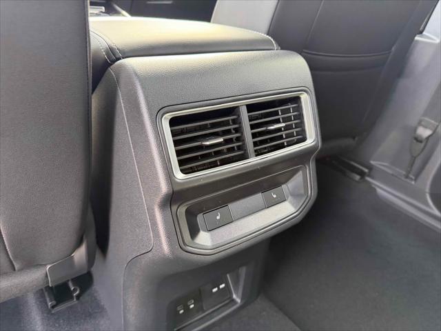 2026 Volkswagen Atlas Cross Sport SEL Premium R-Line