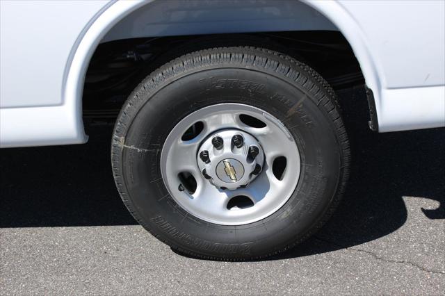 2026 Chevrolet Express Cargo Van 2500 Extended Wheelbase, WT, RWD