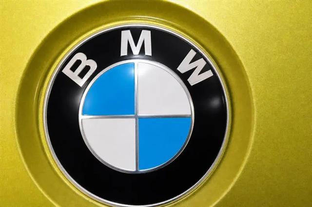 2015 BMW M4 Standard