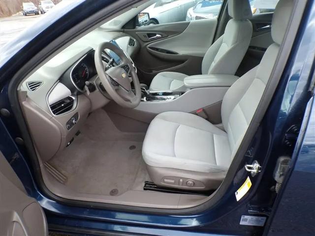 2022 Chevrolet Malibu FWD LT