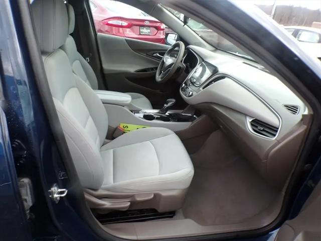 2022 Chevrolet Malibu FWD LT