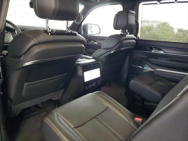 2026 Jeep Grand Wagoneer L Summit Obsidian 4x4