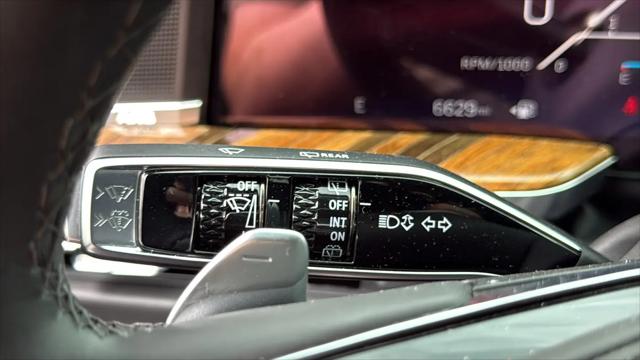 2025 Cadillac Escalade Premium Luxury Platinum