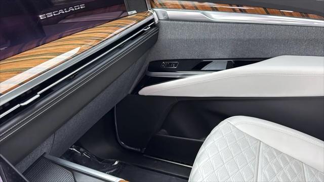2025 Cadillac Escalade Premium Luxury Platinum