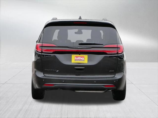 2026 Chrysler Pacifica Select AWD
