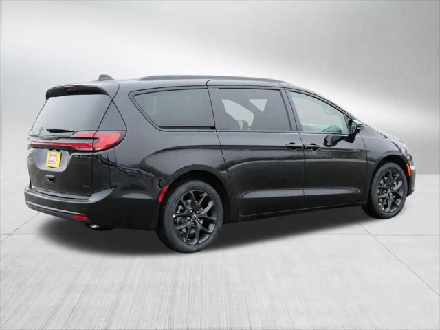 2026 Chrysler Pacifica Select AWD