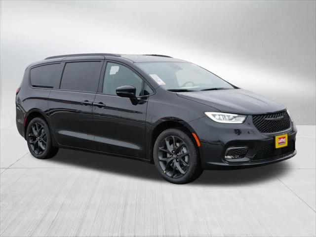 2026 Chrysler Pacifica Select AWD