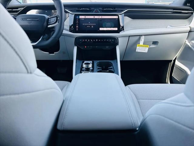 2026 Jeep Cherokee Laredo 4x4