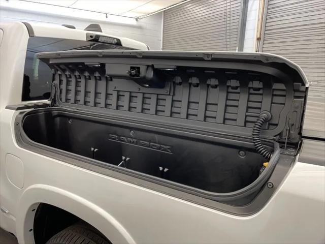 2026 Ram 1500 Tungsten Crew Cab 4x4 5'7" Box