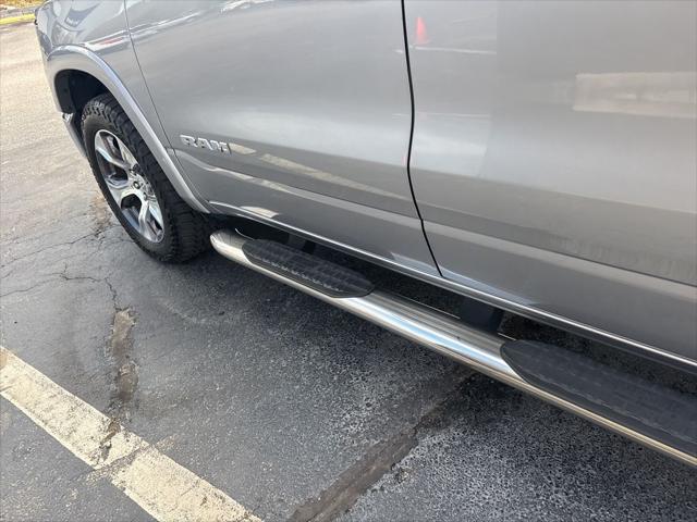 2019 Ram 1500 Laramie Crew Cab 4x4 5'7" Box