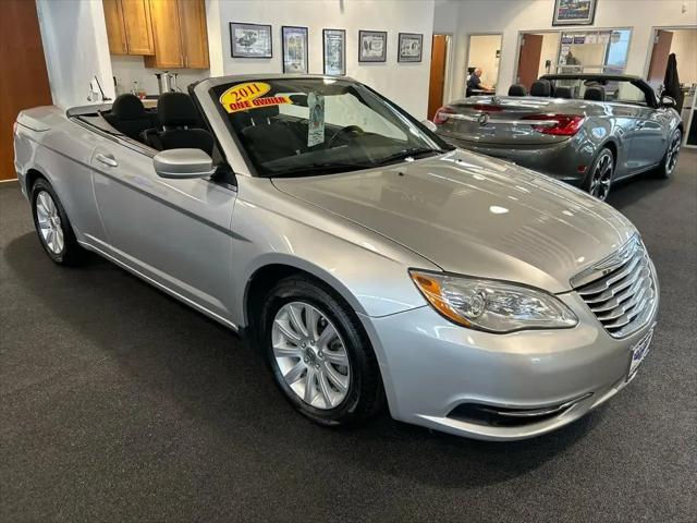 2011 Chrysler 200 Touring for sale in Cedarville, IL