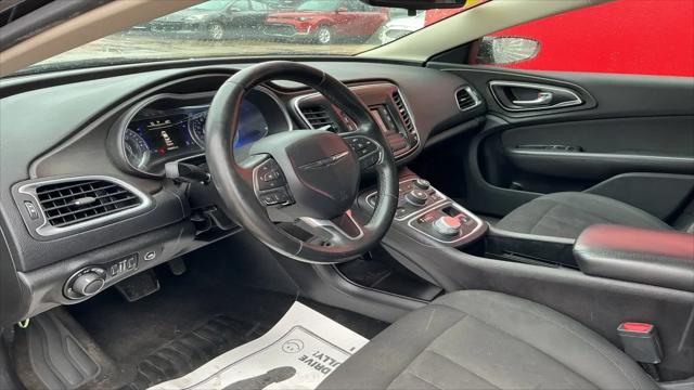 2017 Chrysler 200 Touring