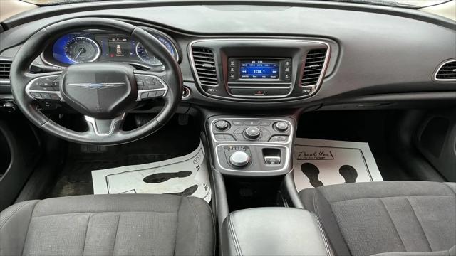 2017 Chrysler 200 Touring
