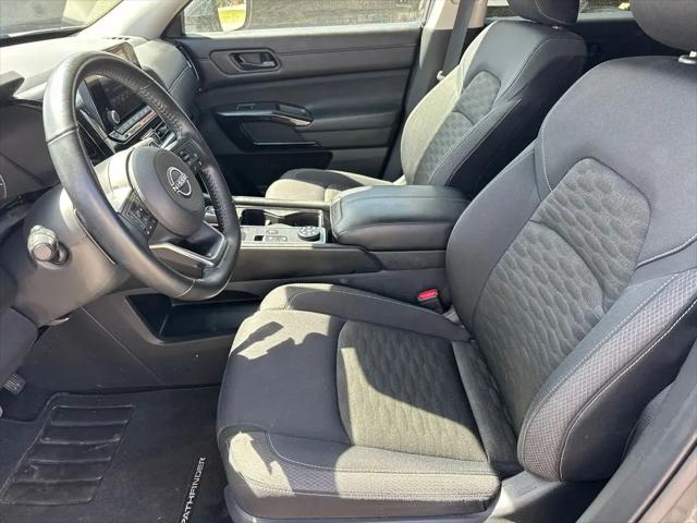 2025 Nissan Pathfinder SV 4WD