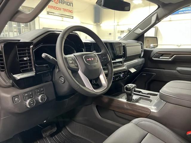 2026 GMC Sierra 1500 Crew Cab, Standard Bed, SLT, 4WD