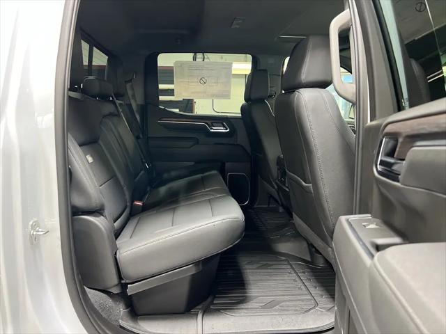 2026 GMC Sierra 1500 Crew Cab, Standard Bed, SLT, 4WD