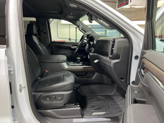 2026 GMC Sierra 1500 Crew Cab, Standard Bed, SLT, 4WD