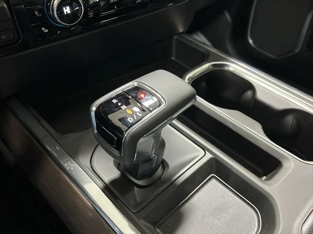 2026 GMC Sierra 1500 Crew Cab, Standard Bed, SLT, 4WD