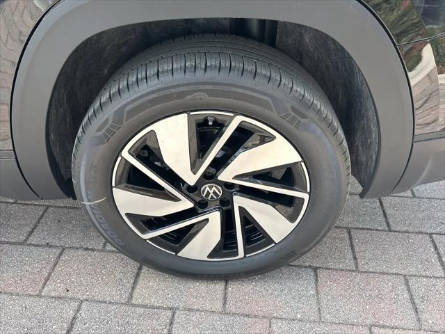 2026 Volkswagen Atlas SE with Technology