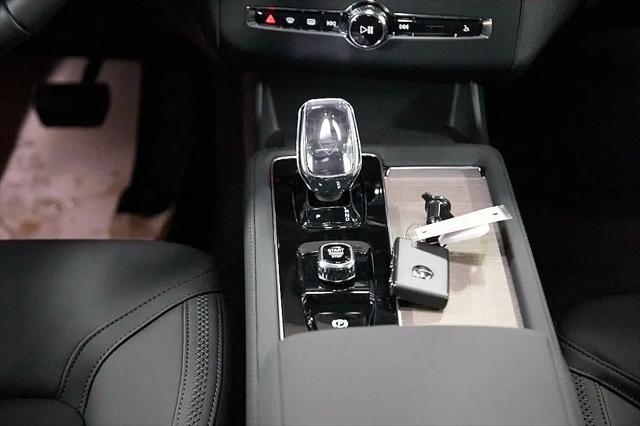 2026 Volvo XC90 Plug-In Hybrid Plus, T8 AWD, Electric/Gasoline, Bright, 6 Seats