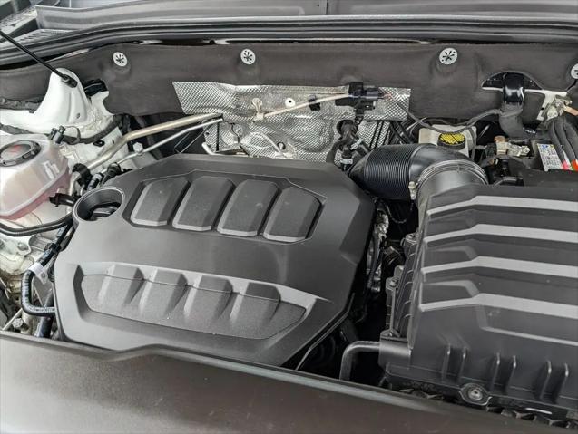2025 Volkswagen Atlas Cross Sport 2.0T SE