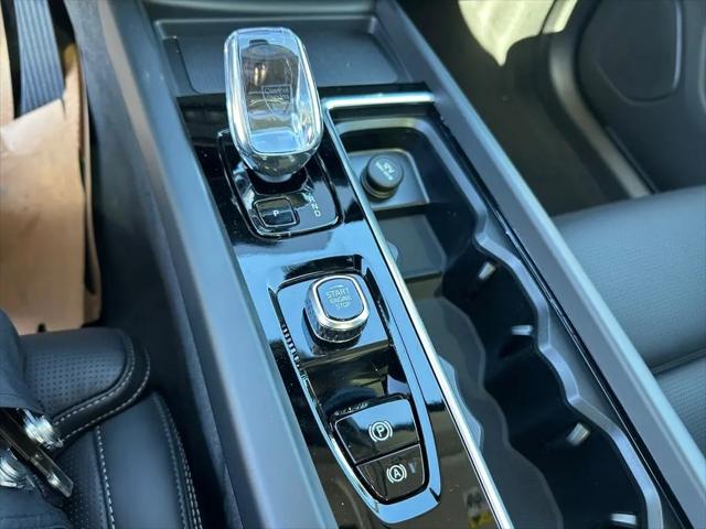 2026 Volvo XC60 Plug-In Hybrid Ultra, T8 AWD Electric/Gasoline, Dark