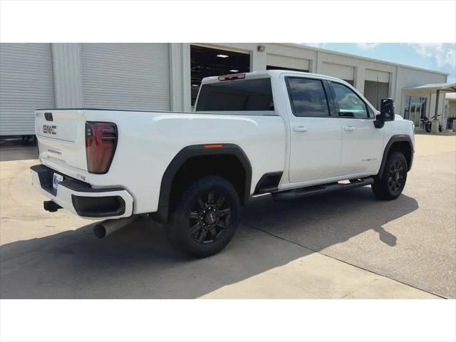 2025 GMC Sierra 2500HD 4WD Crew Cab Standard Bed AT4