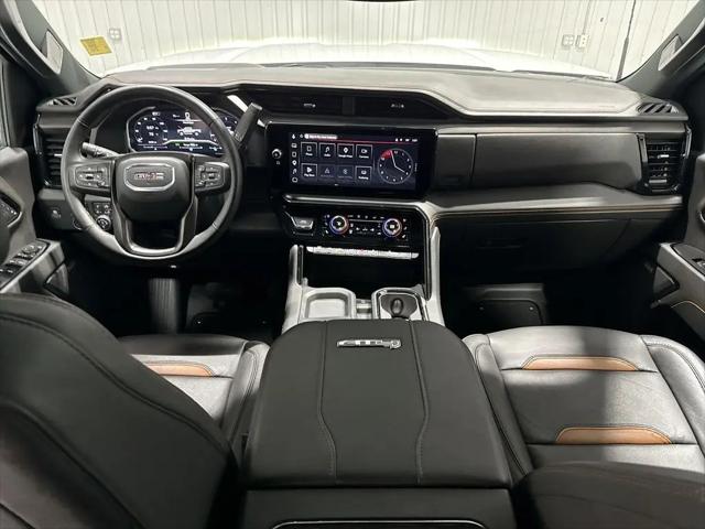 2025 GMC Sierra 2500HD 4WD Crew Cab Standard Bed AT4