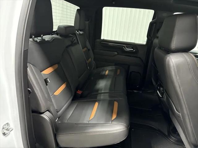 2025 GMC Sierra 2500HD 4WD Crew Cab Standard Bed AT4